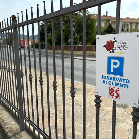 Hotel Delle Rose San Bartolomeo Al Mare Bagian luar foto