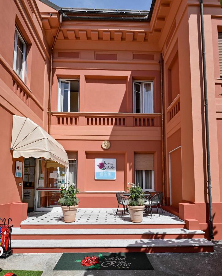 Hotel Delle Rose San Bartolomeo Al Mare Bagian luar foto