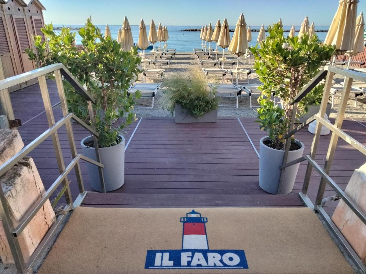 Hotel Delle Rose San Bartolomeo Al Mare Bagian luar foto