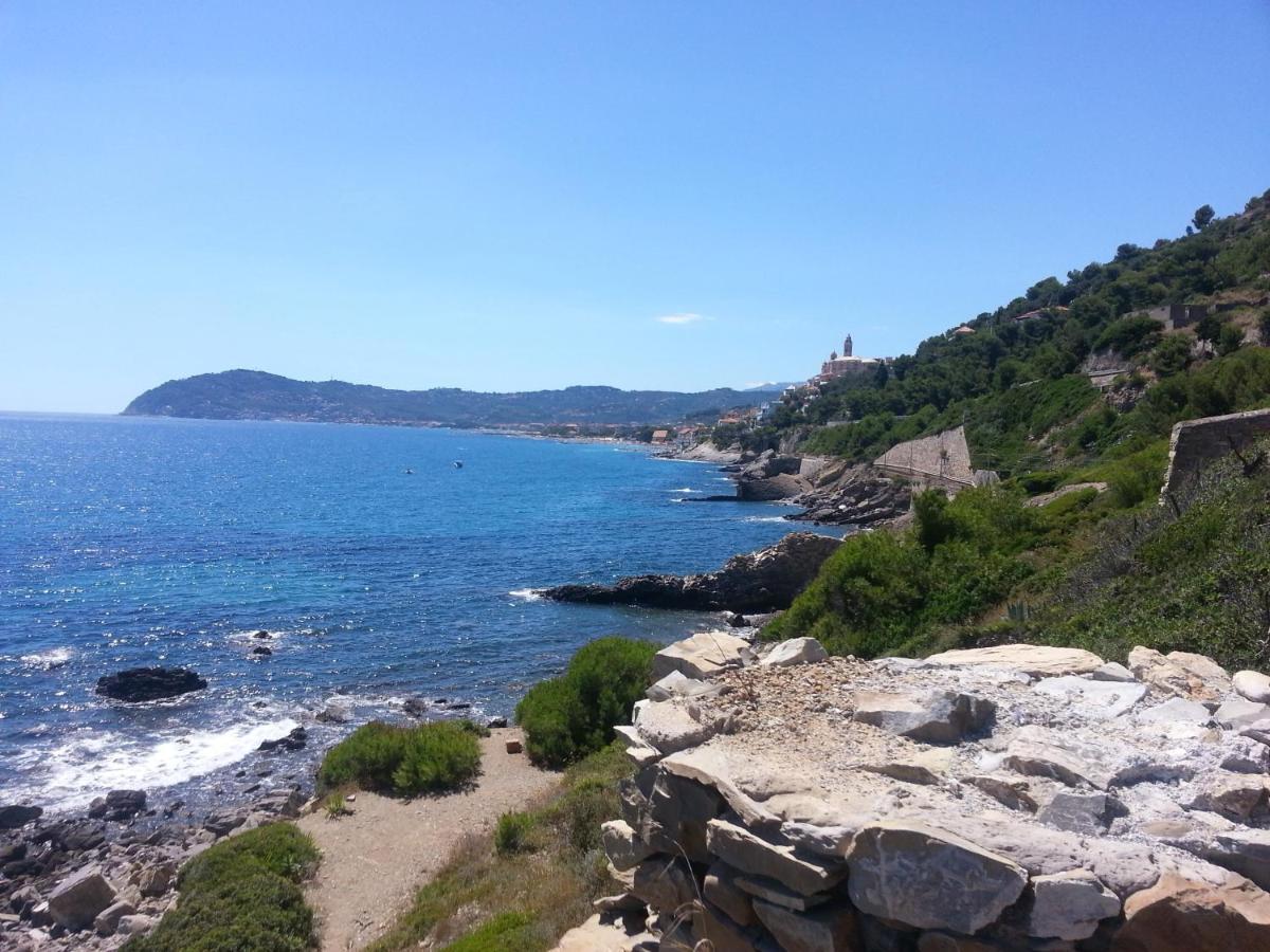 Hotel Delle Rose San Bartolomeo Al Mare Bagian luar foto